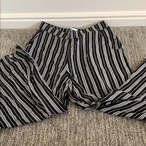 loose striped hollister pants !